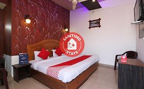 Oyo 73902 Vyttila Residency