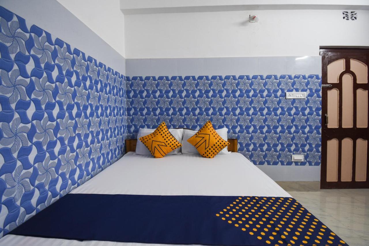Oyo 73902 Vyttila Residency Hotel Kochi Exterior photo