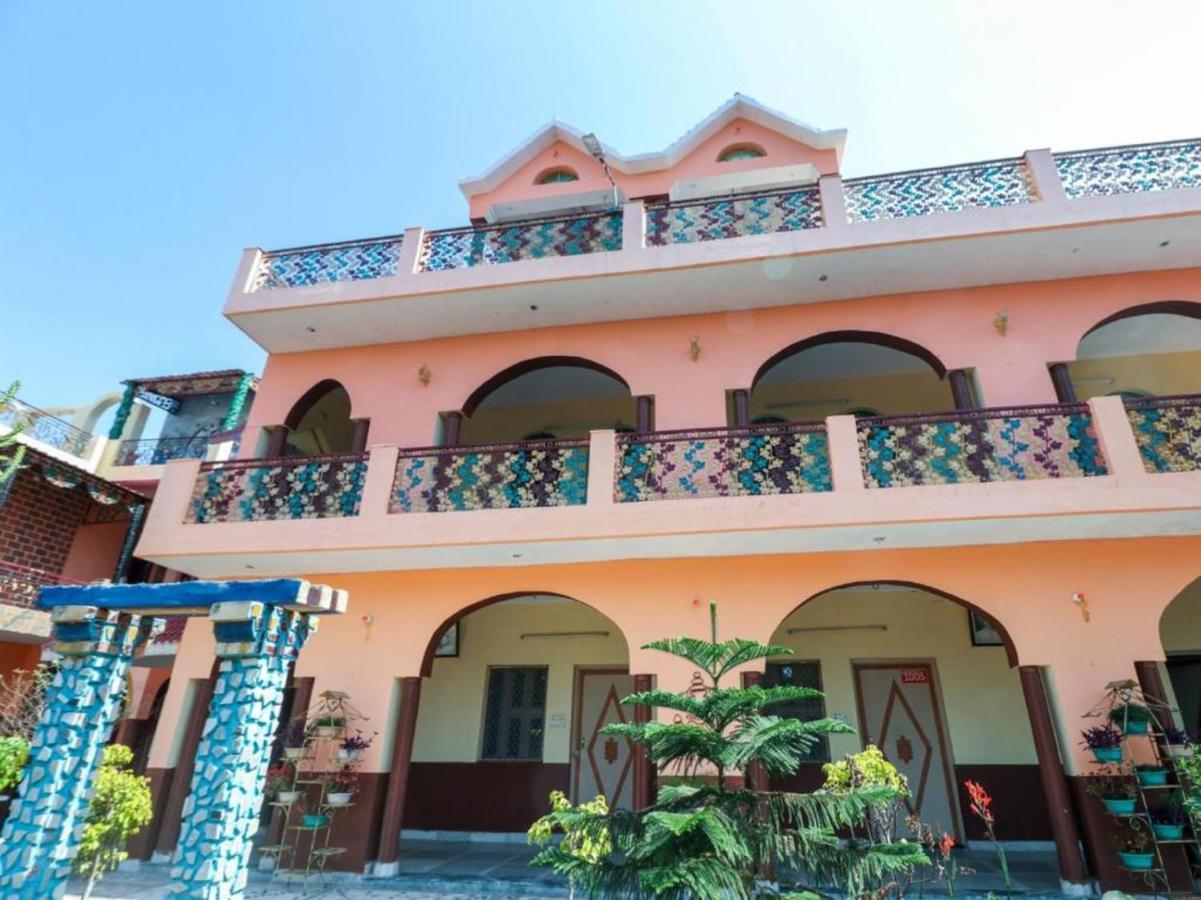 Oyo 73902 Vyttila Residency Hotel Kochi Exterior photo