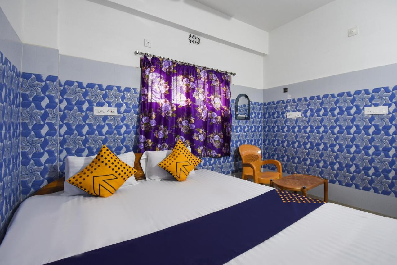 Oyo 73902 Vyttila Residency Hotel Kochi Exterior photo