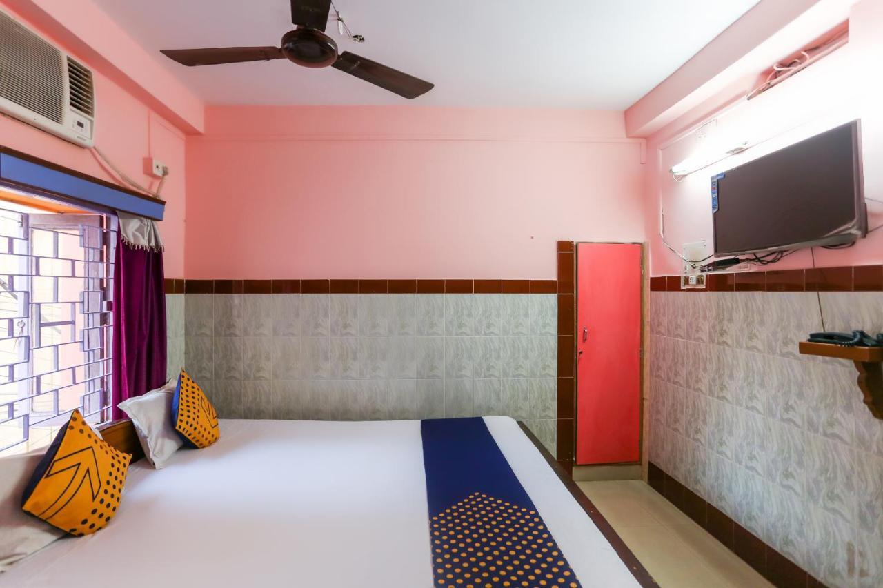Oyo 73902 Vyttila Residency Hotel Kochi Exterior photo